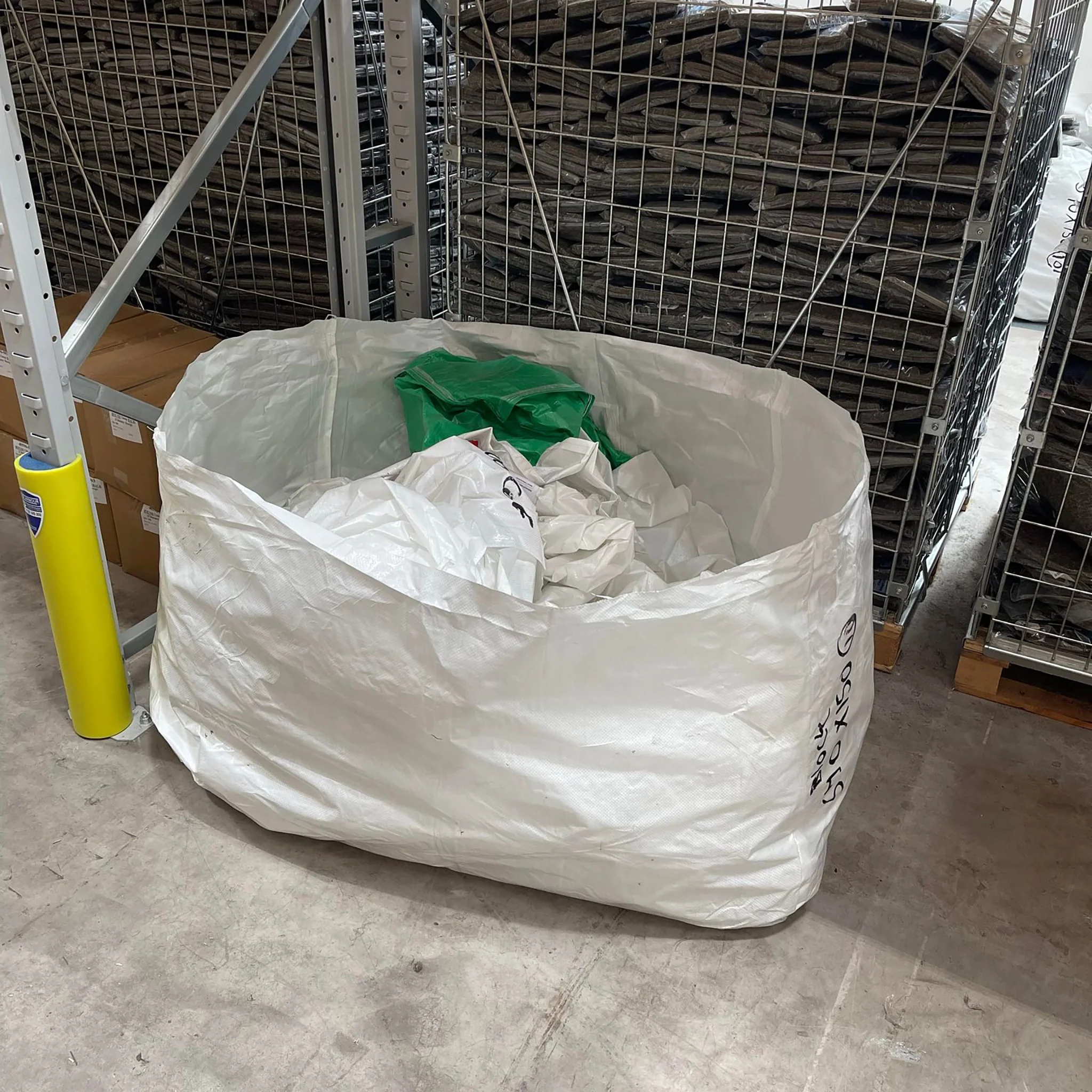 Big Wool Bag - the perfect tarpaulin alternative - Image 2